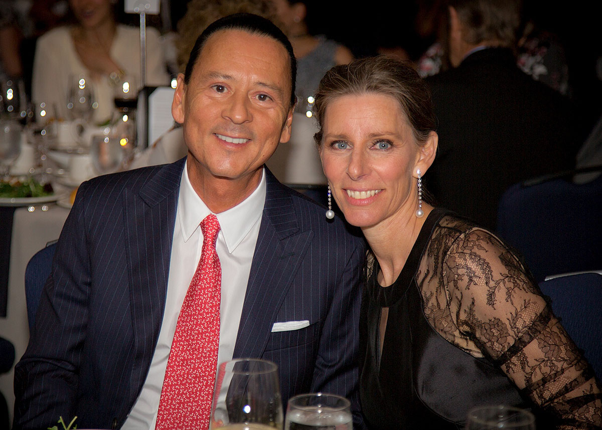 Tina Thorndycraft & Leo Awards President Walter Daroshin